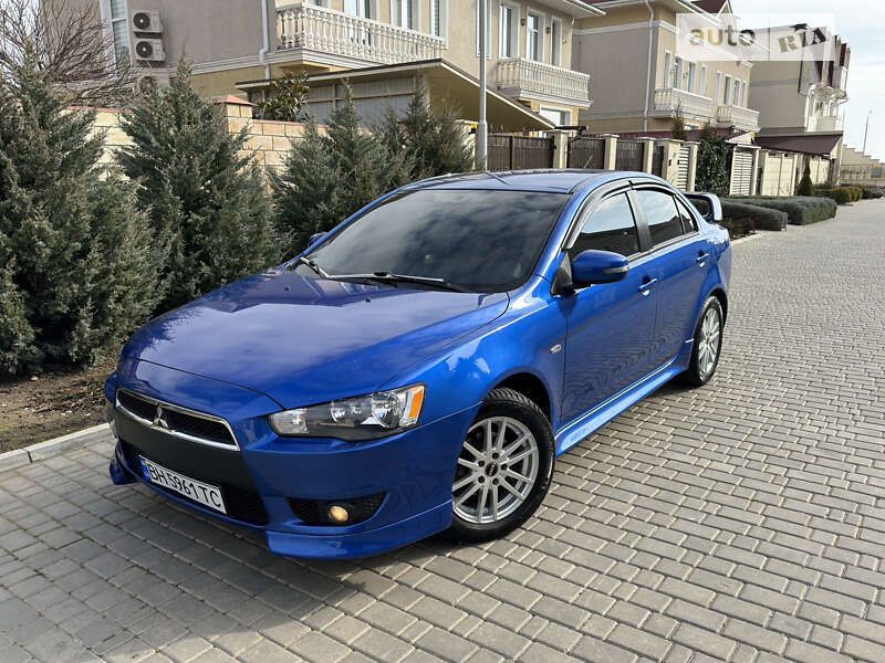 Продажа Mitsubishi Lancer ix седан 1.6 л. 98 л.с. с пробегом в Санкт-Петербурге