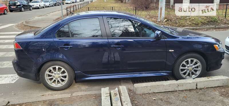 Седан Mitsubishi Lancer 2012 в Києві