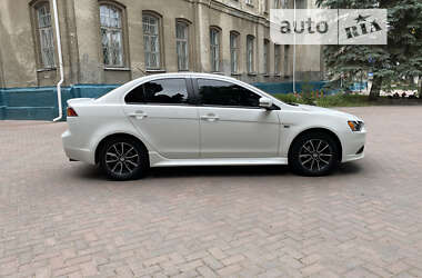 Седан Mitsubishi Lancer 2015 в Сумах