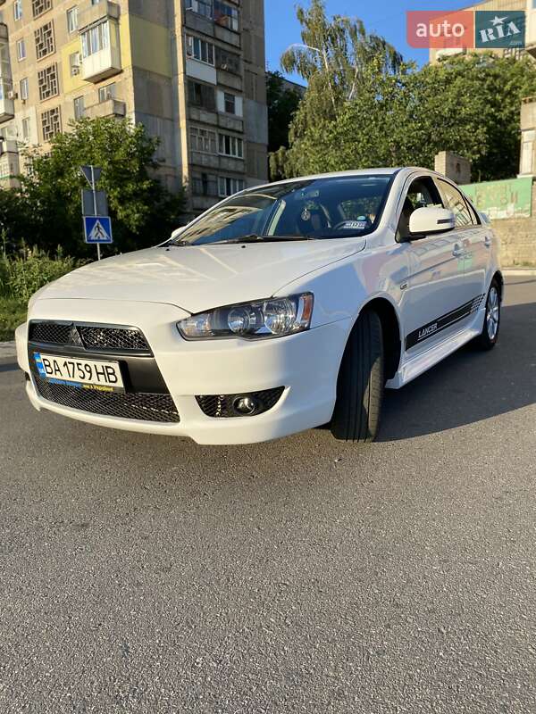 Седан Mitsubishi Lancer 2015 в Александрие