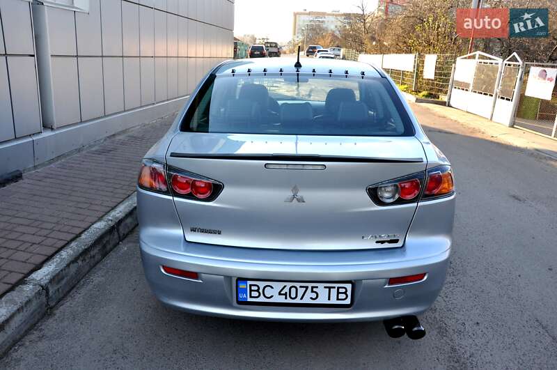 Седан Mitsubishi Lancer 2011 в Львове