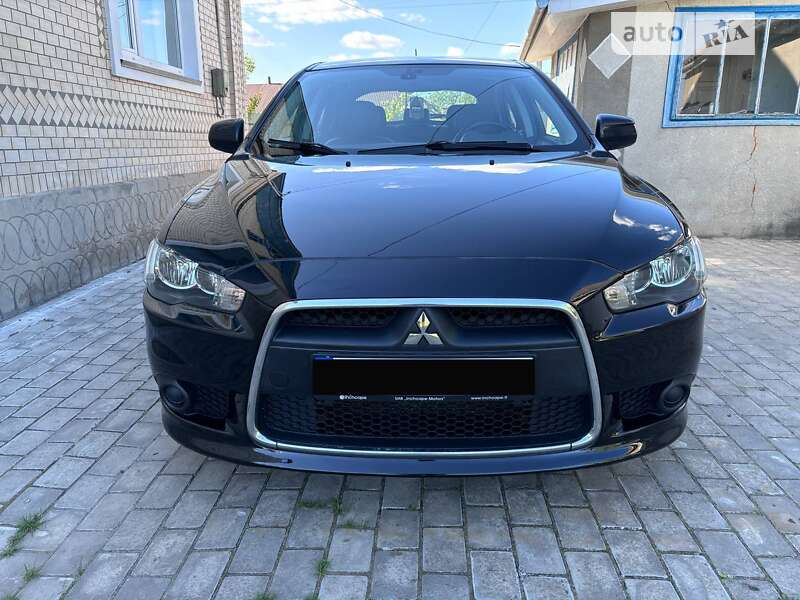 Хэтчбек Mitsubishi Lancer 2011 в Полонном