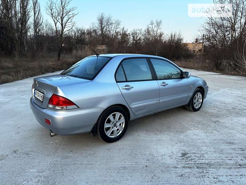 Седан Mitsubishi Lancer 2006 в Запорожье