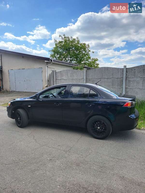 Седан Mitsubishi Lancer 2011 в Киеве