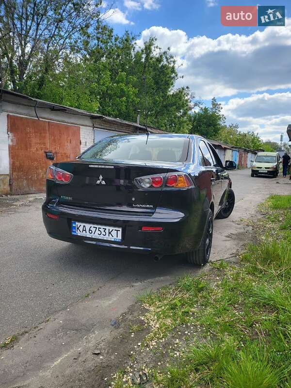 Седан Mitsubishi Lancer 2011 в Киеве