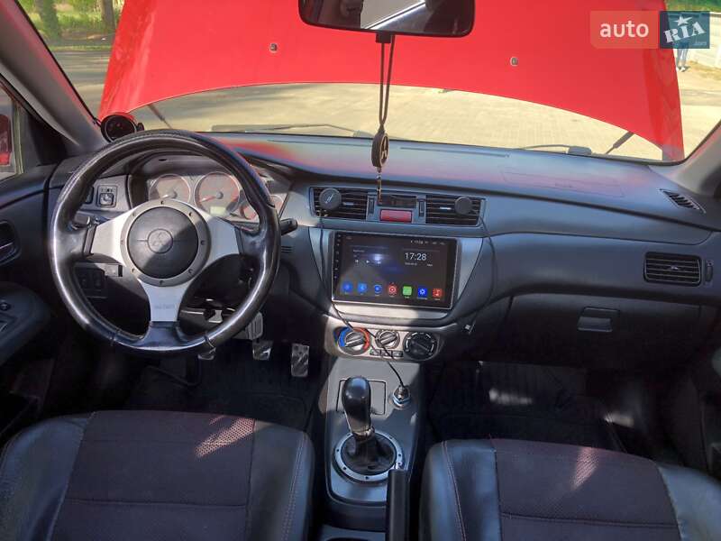 Седан Mitsubishi Lancer 2005 в Тростянце