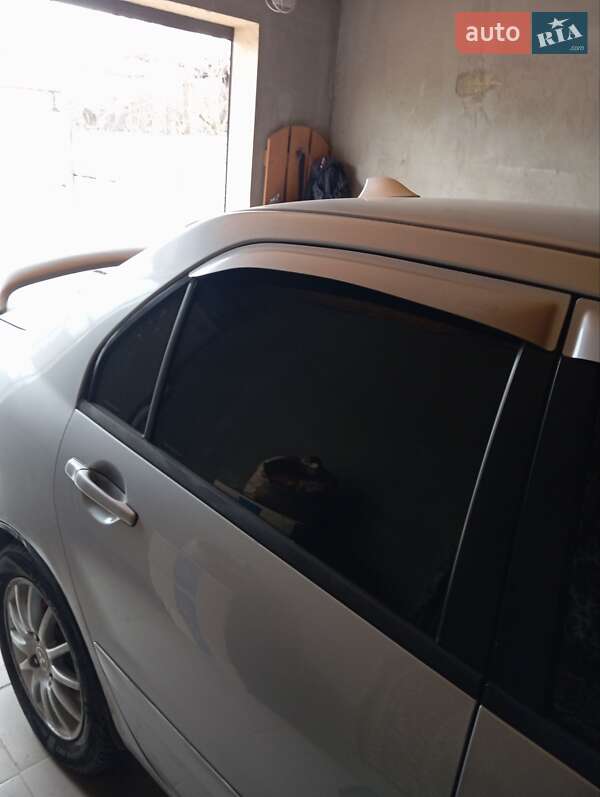 Седан Mitsubishi Lancer 2006 в Запоріжжі