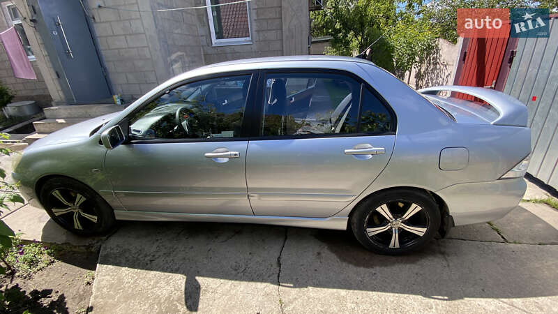 Седан Mitsubishi Lancer 2004 в Кам'янському