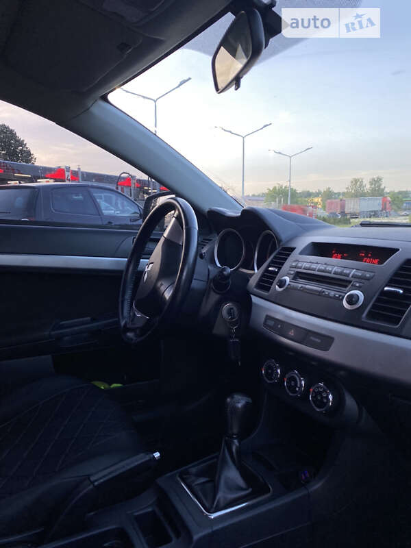 Седан Mitsubishi Lancer 2010 в Тернополі