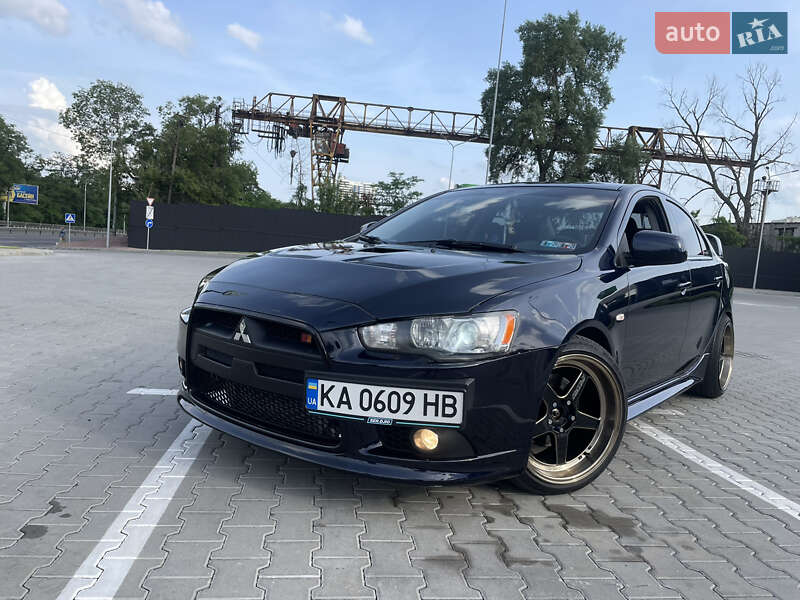 Седан Mitsubishi Lancer 2013 в Киеве