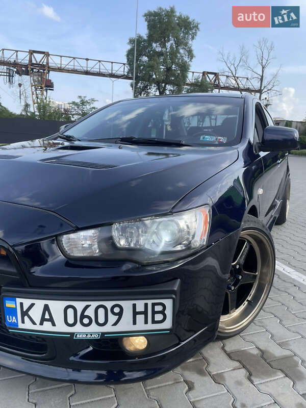 Седан Mitsubishi Lancer 2013 в Киеве