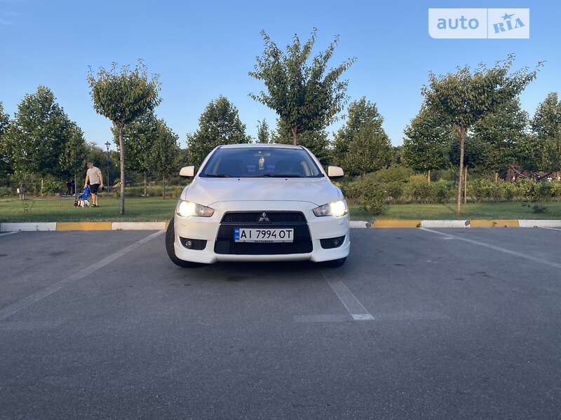 Седан Mitsubishi Lancer 2011 в Ирпене