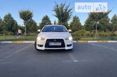 Седан Mitsubishi Lancer 2011 в Ирпене