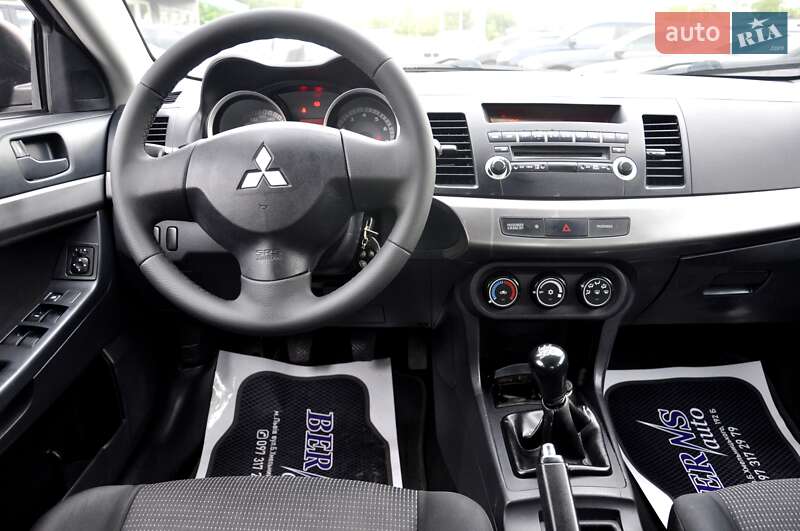 Седан Mitsubishi Lancer 2010 в Львові