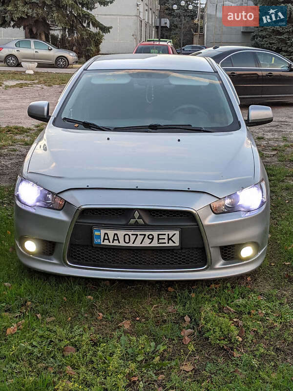 Mitsubishi Lancer 2013