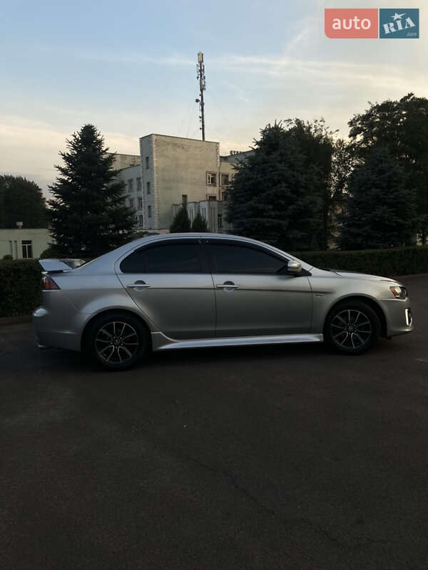 Седан Mitsubishi Lancer 2017 в Каменском