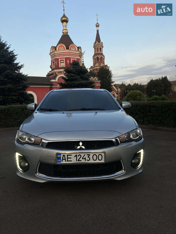 Седан Mitsubishi Lancer 2017 в Каменском