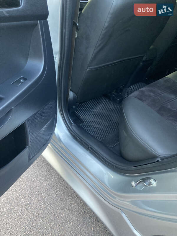 Седан Mitsubishi Lancer 2017 в Каменском