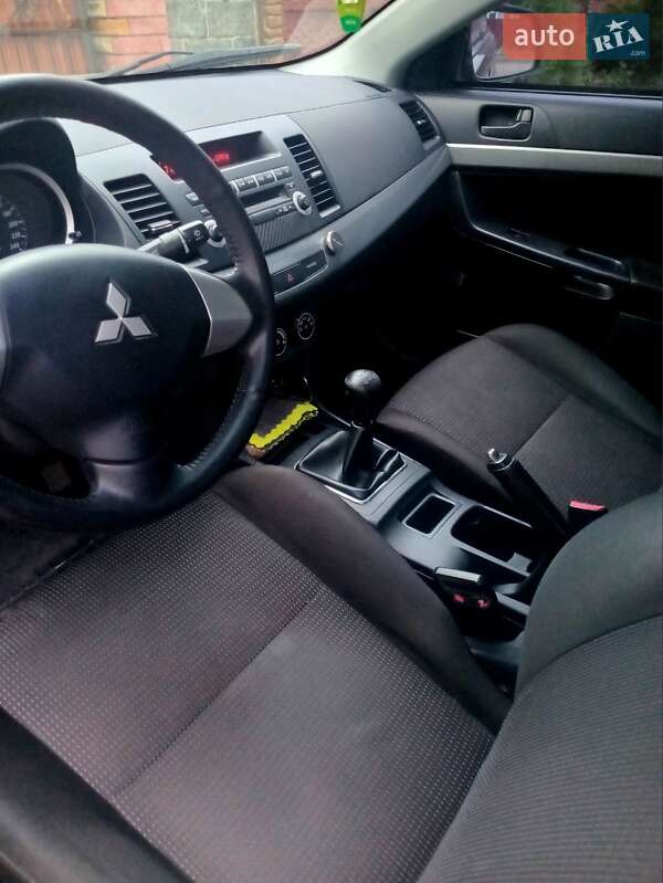 Седан Mitsubishi Lancer 2011 в Доброполье