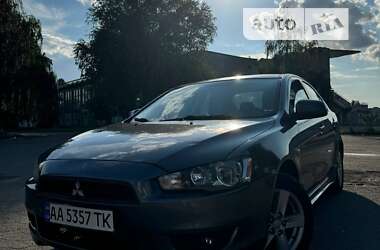 Седан Mitsubishi Lancer 2009 в Киеве