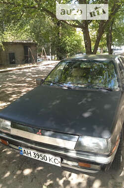 Седан Mitsubishi Lancer 1986 в Кам'янському