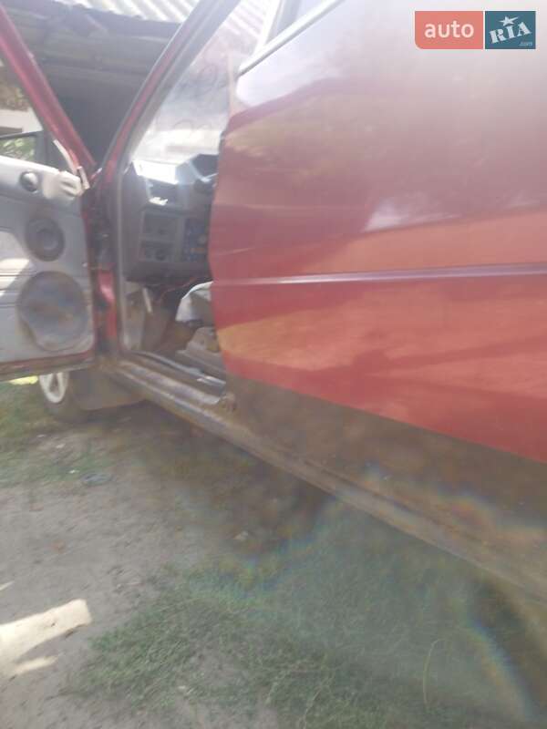 Седан Mitsubishi Lancer 1986 в Гадяче