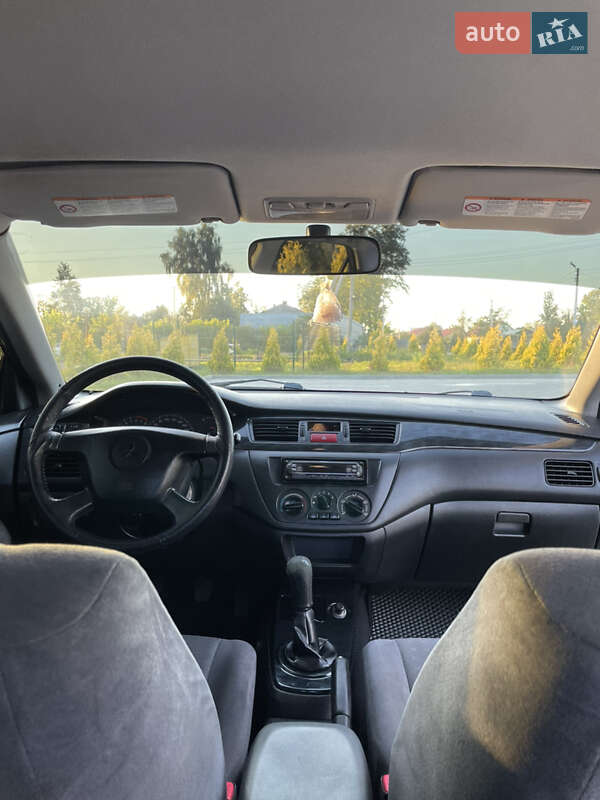 Седан Mitsubishi Lancer 2004 в Львові фото 18 Седан Mitsubishi Lancer 2004 в Львові