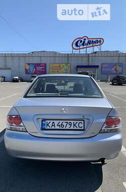 Седан Mitsubishi Lancer 2004 в Києві