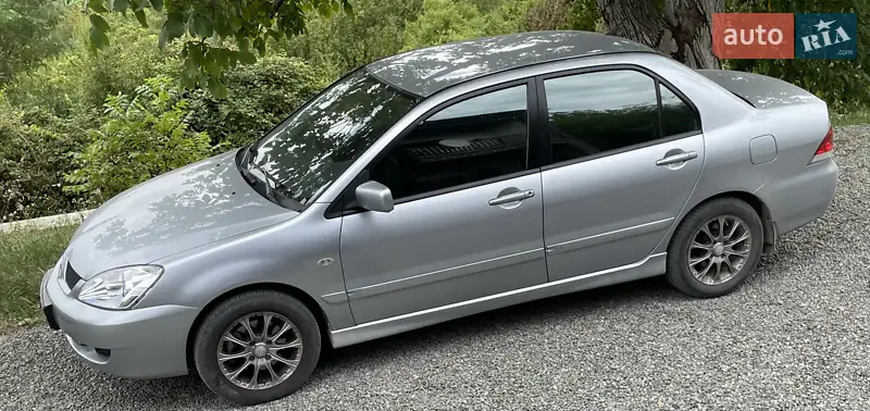 Mitsubishi Lancer