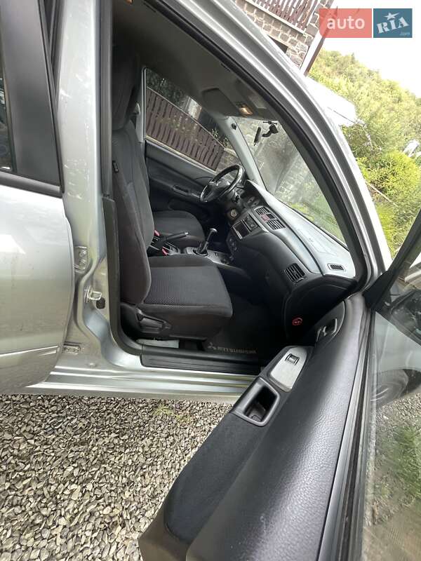 Седан Mitsubishi Lancer 2006 в Виноградове фото 7 Седан Mitsubishi Lancer 2006 в Виноградове