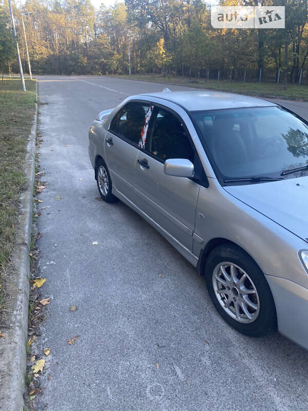 Седан Mitsubishi Lancer 2005 в Киеве