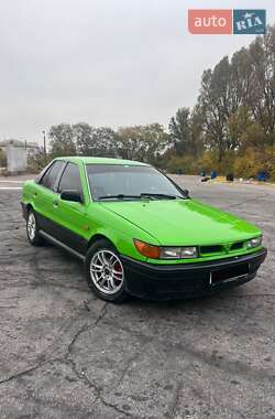 Лифтбек Mitsubishi Lancer 1993 в 