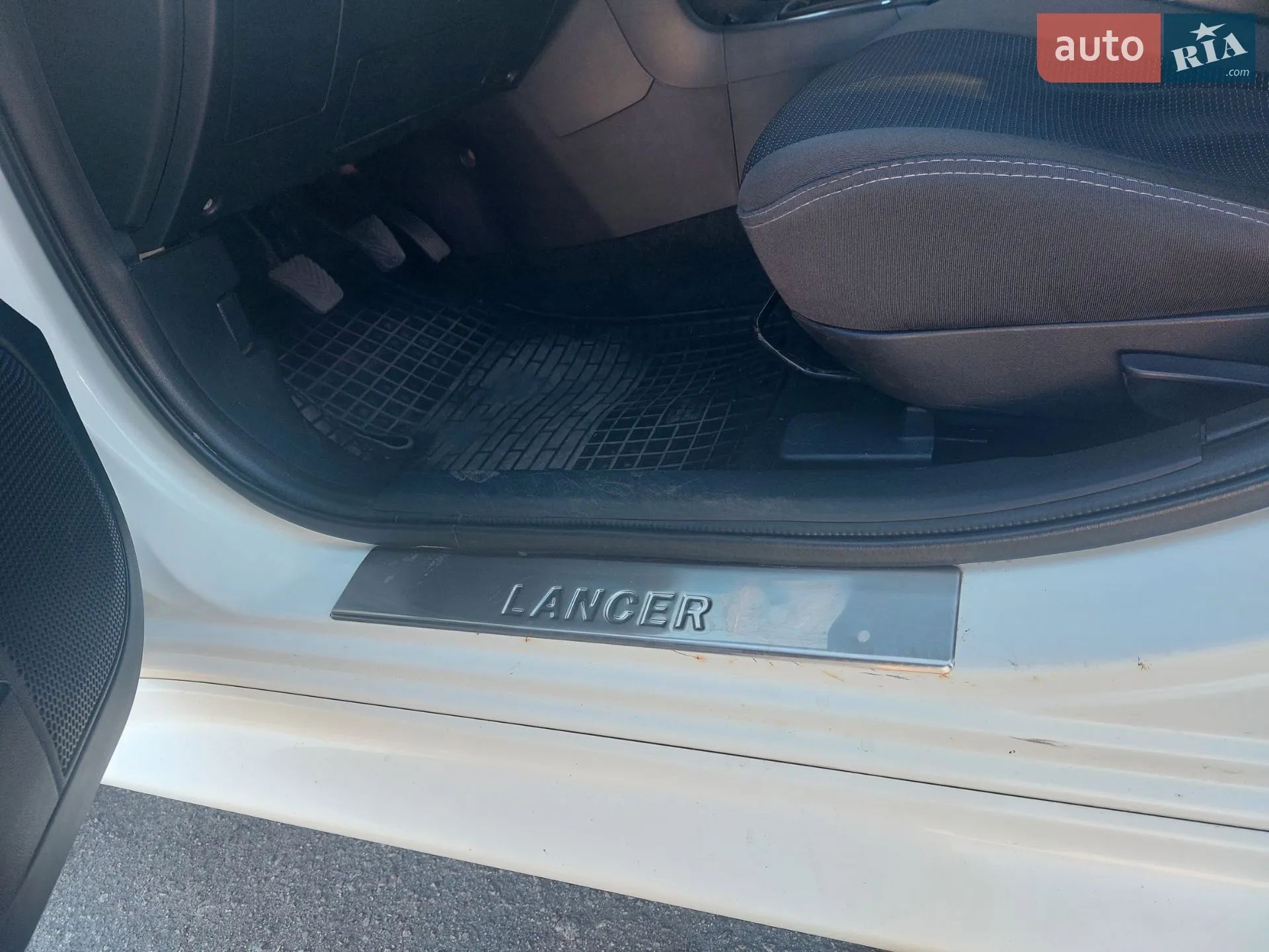 2011 Mitsubishi Lancer - мініатюра 14
