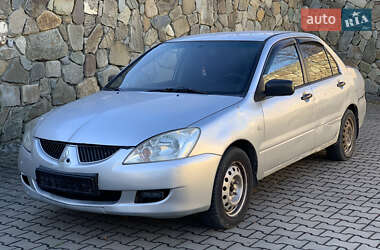 Седан Mitsubishi Lancer 2004 в Надворной