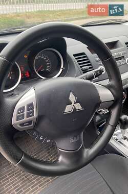 Седан Mitsubishi Lancer 2011 в 