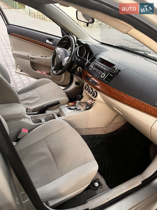 Седан Mitsubishi Lancer 2008 в Виннице