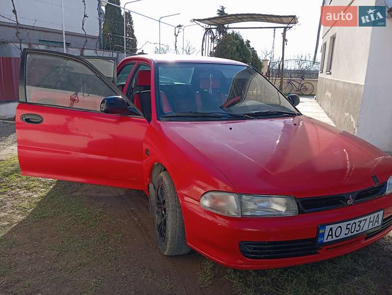 Седан Mitsubishi Lancer 1993 в Виноградові