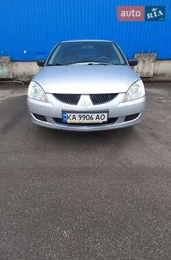 Седан Mitsubishi Lancer 2004 в Киеве