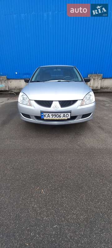 Седан Mitsubishi Lancer 2004 в Києві