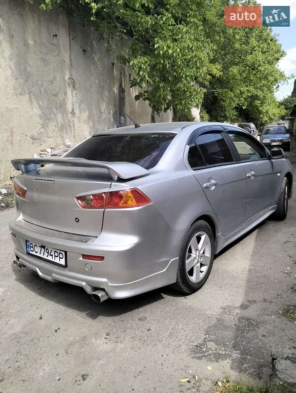 Седан Mitsubishi Lancer 2009 в Львові