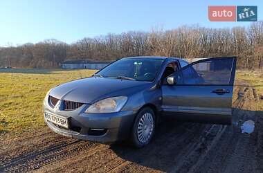 Седан Mitsubishi Lancer 2004 в Хотине