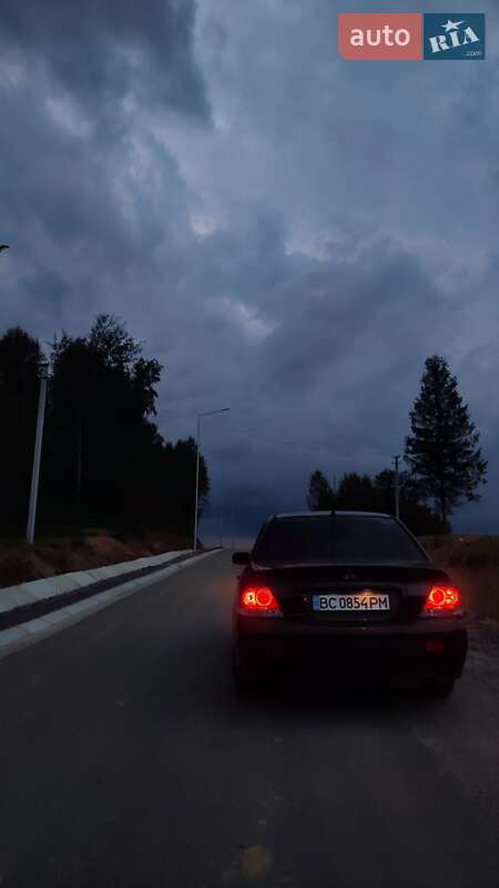Седан Mitsubishi Lancer 2004 в Сходнице фото 12 Седан Mitsubishi Lancer 2004 в Сходнице