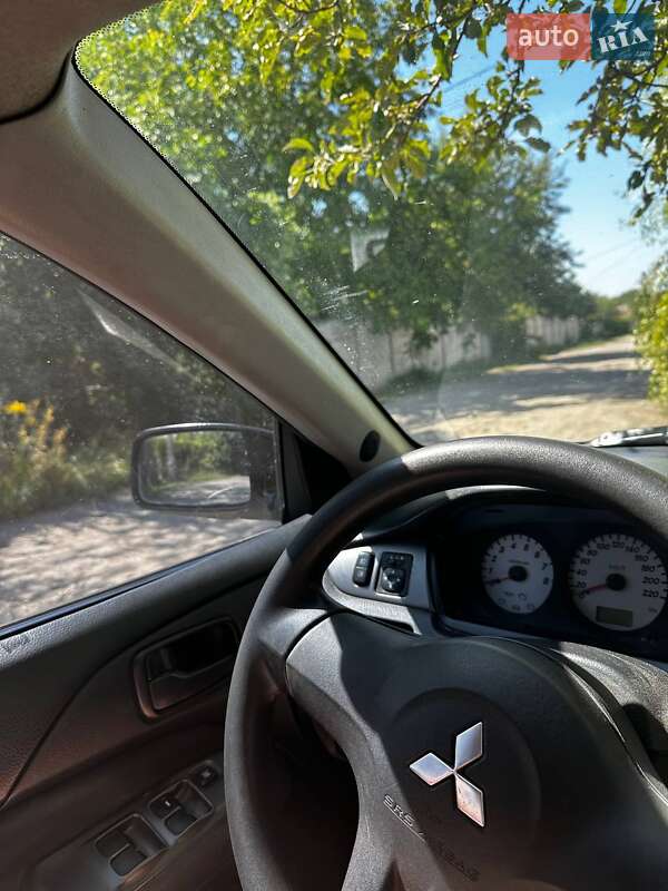 Седан Mitsubishi Lancer 2008 в Днепре