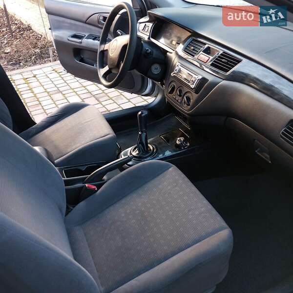 Універсал Mitsubishi Lancer 2004 в Лугинах