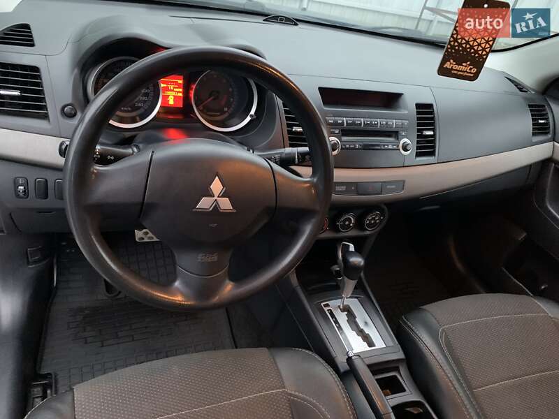 Седан Mitsubishi Lancer 2008 в Новому Бузі