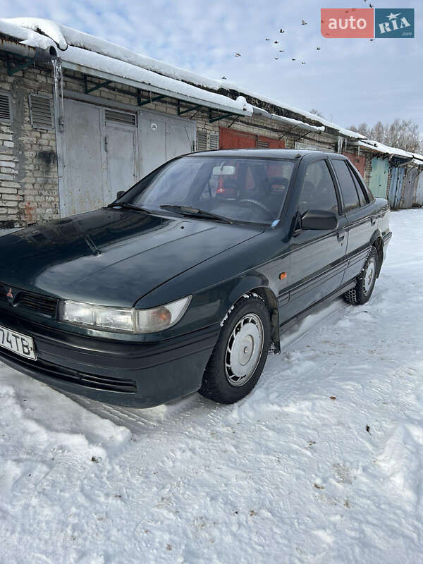 Седан Mitsubishi Lancer 1993 в Львове