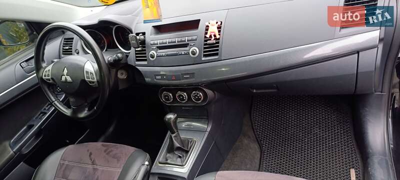 Седан Mitsubishi Lancer 2011 в Олександрівці