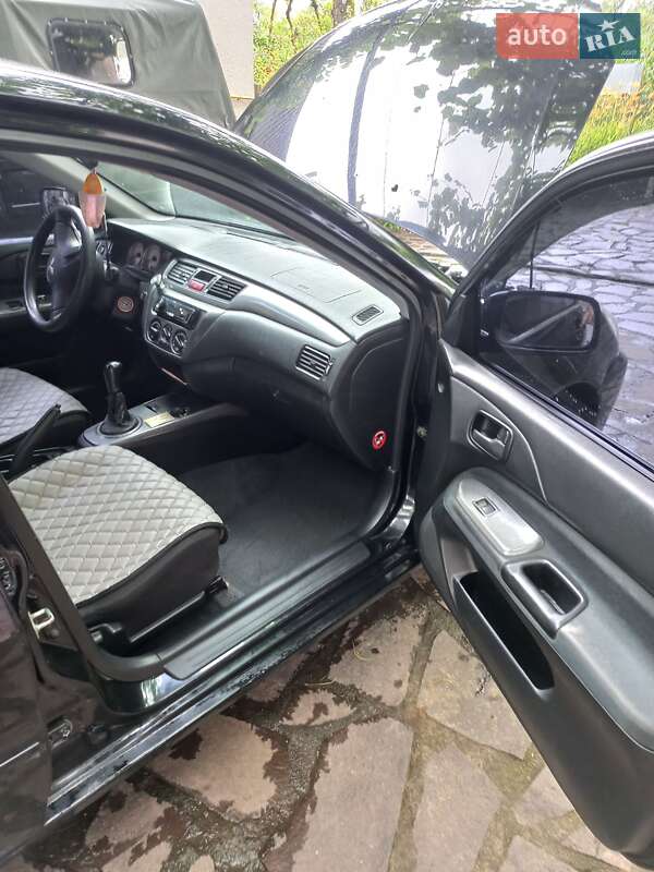 Седан Mitsubishi Lancer 2006 в Ужгороде
