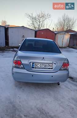 Седан Mitsubishi Lancer 2004 в Львове