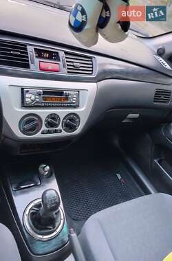 Седан Mitsubishi Lancer 2004 в 